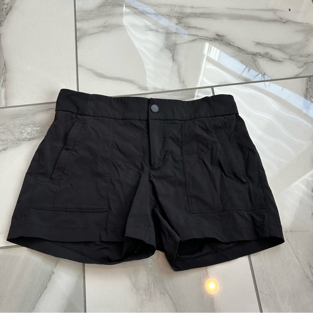 Athleta size 8 black shorts great condition